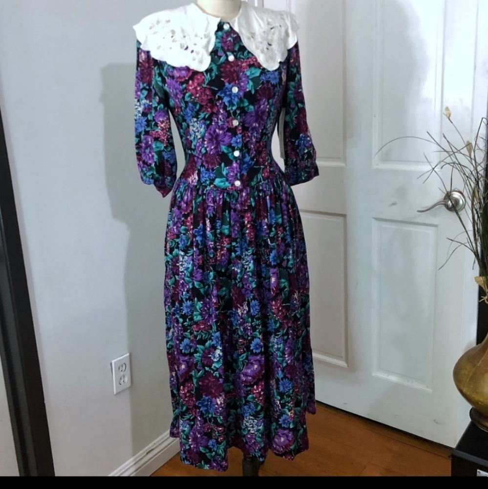 True Vintage Victorian Floral dress Vintage